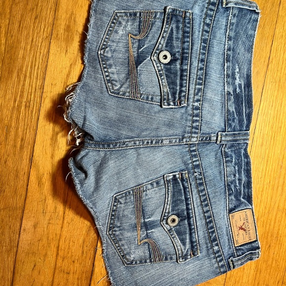 AMERICAN EAGLE SHORTIE JEAN SHORTS LADIES 8 FRAY CUT OFF LOOK VINTAGE FESTIVAL - Picture 6 of 9